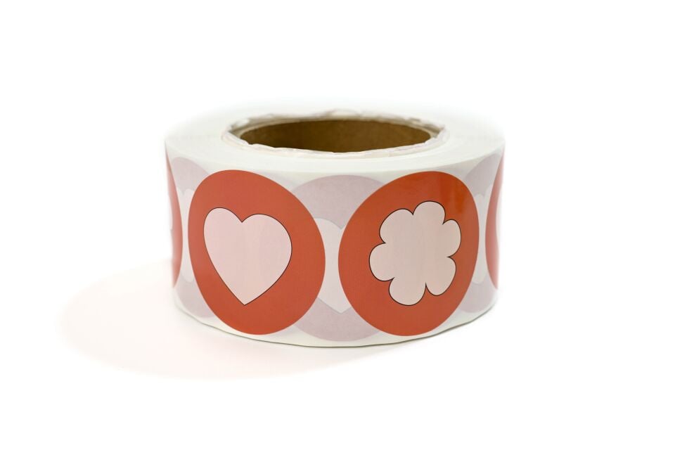 Yapışkanlı PP(Film) Etiket 60 mm Kırmızı (Kalp + Yonca Desenli) 1000'li